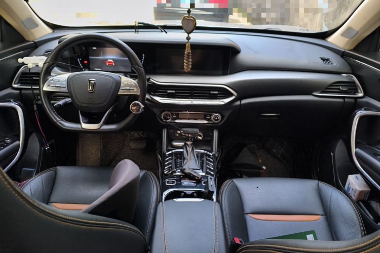 Used Bestune T77 2019 Facelift 230 TID Automatic Luxury Version China V Emission Standard Center Console