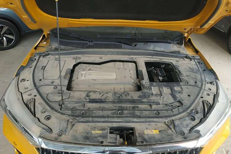 Used Bestune T77 2019 230 TID Automatic Prestige Version China VI Engine Bay