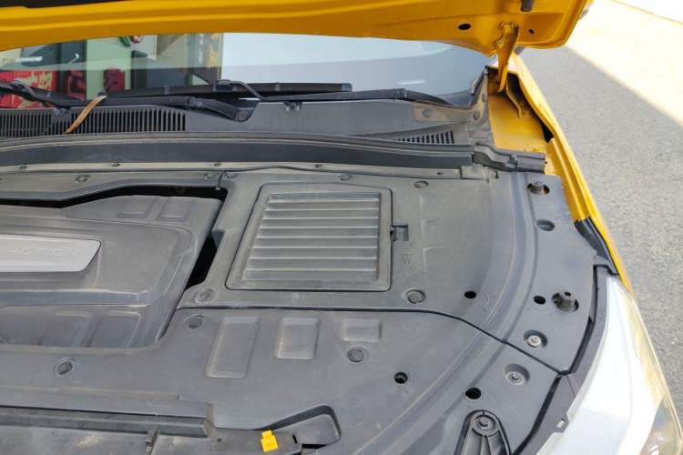 Used Bestune T77 2019 230 TID Automatic Luxury Version China VI Emission Standard Engine Bay Left