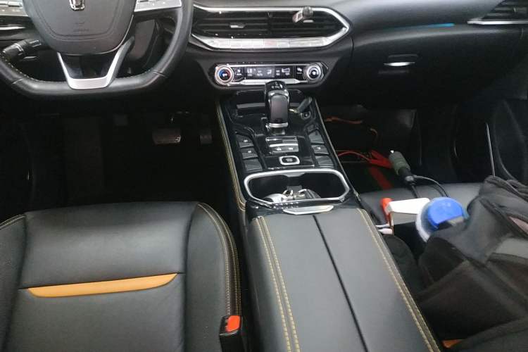 Used Bestune T77 2019 230 TID Automatic Prestige Version China V Emission Standard Gear Lever