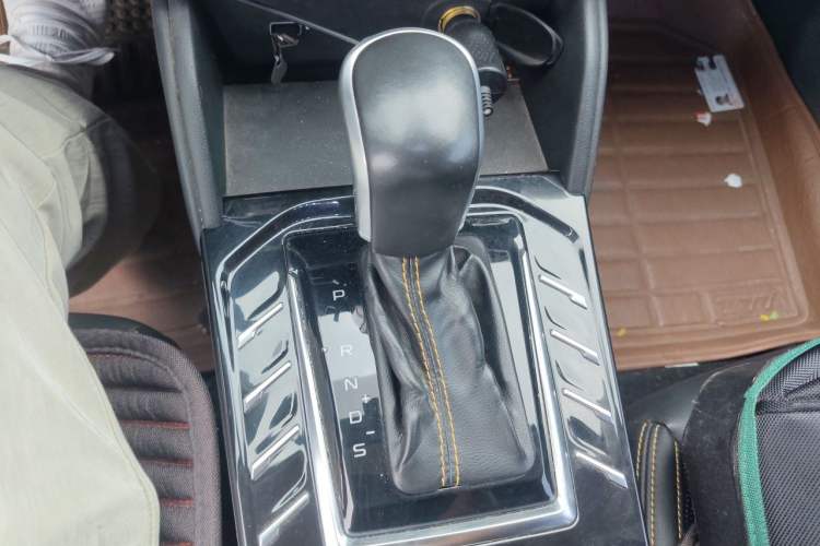 Used Bestune T77 2019 230 TID Automatic Luxury Version National V Gear Lever