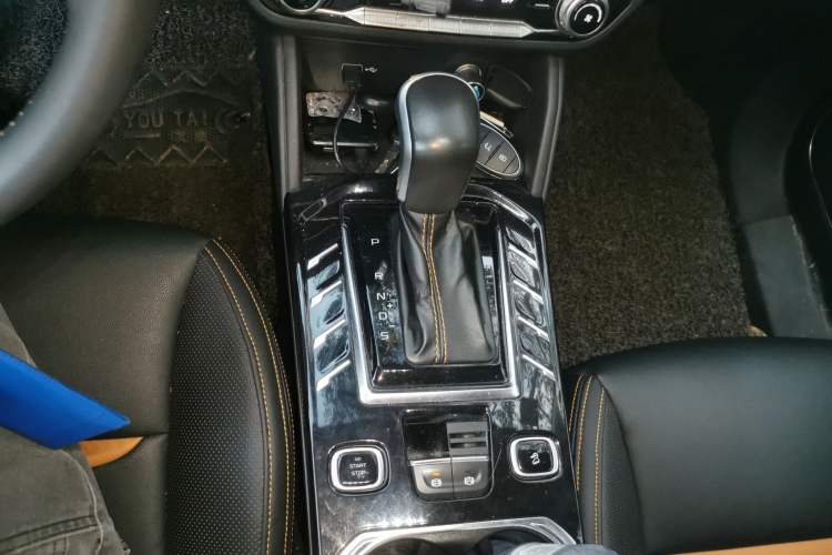 Used Bestune T77 2019 230 TID Automatic Luxury Version National V Gear Lever