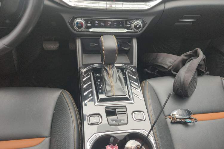 Used Bestune T77 2019 230 TID Automatic Luxury Version National V Gear Lever