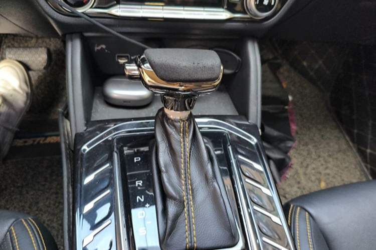 Used Bestune T77 2019 Facelift 230 TID Automatic Luxury Version China V Emission Standard Gear Lever