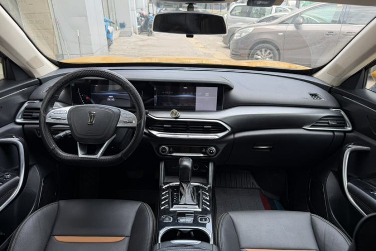 Used Bestune T77 2019 230 TID Automatic Luxury Version National V Interior 3