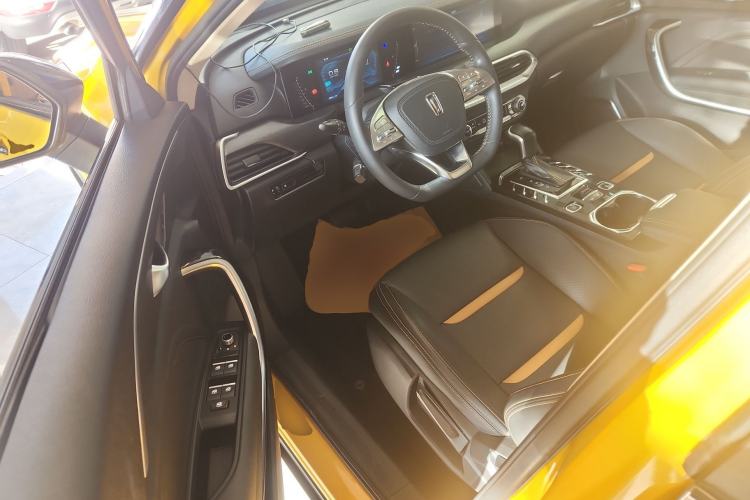 Used Bestune T77 2019 230 TID Automatic Luxury Version China VI Emission Standard Interior 3