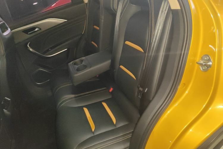 Used Bestune T77 2019 230 TID Automatic Prestige Version China VI Interior 4