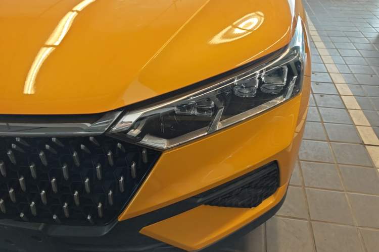 Used Bestune T77 2019 230 TID Automatic Luxury Version China VI Emission Standard Left Front Headlight