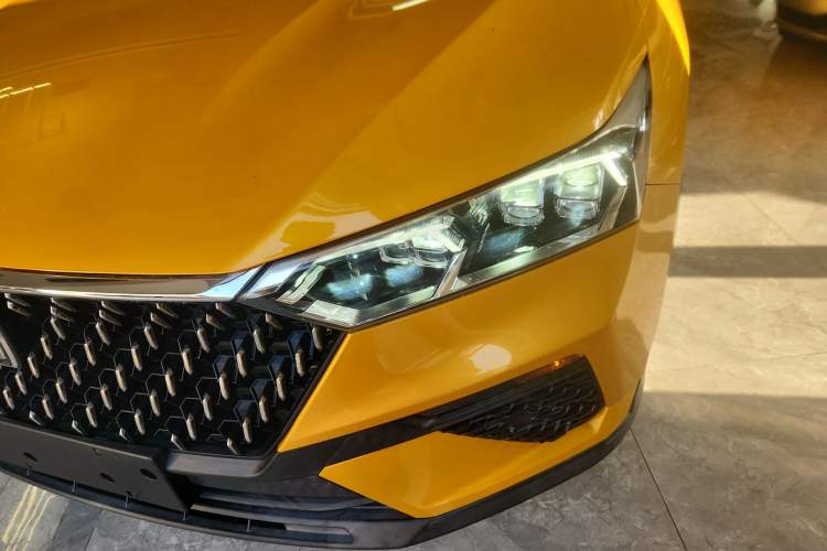 Used Bestune T77 2019 230 TID Automatic Luxury Version China VI Emission Standard Left Front Headlight