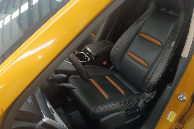 Used Bestune T77 2019 230 TID Automatic Luxury Version China VI Emission Standard Left Front Seat