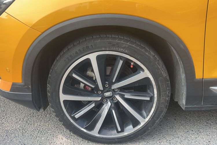 Used Bestune T77 2019 230 TID Automatic Prestige Version China V Left Front Wheel Hub