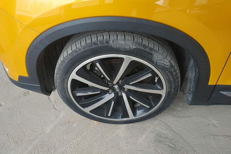 Used Bestune T77 2019 230 TID Automatic Prestige Version China VI Left Front Wheel Hub