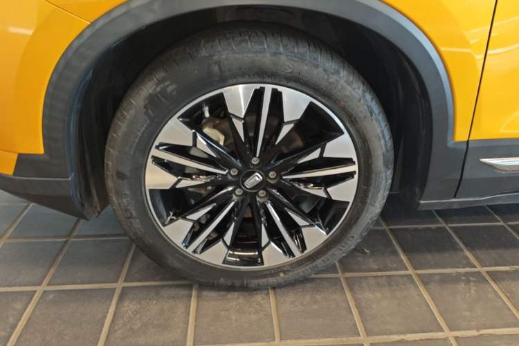 Used Bestune T77 2019 230 TID Automatic Luxury Version China VI Emission Standard Left Front Wheel Hub