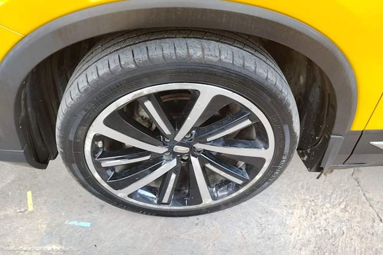 Used Bestune T77 2019 230 TID Automatic Luxury Version National V Left Front Wheel Hub