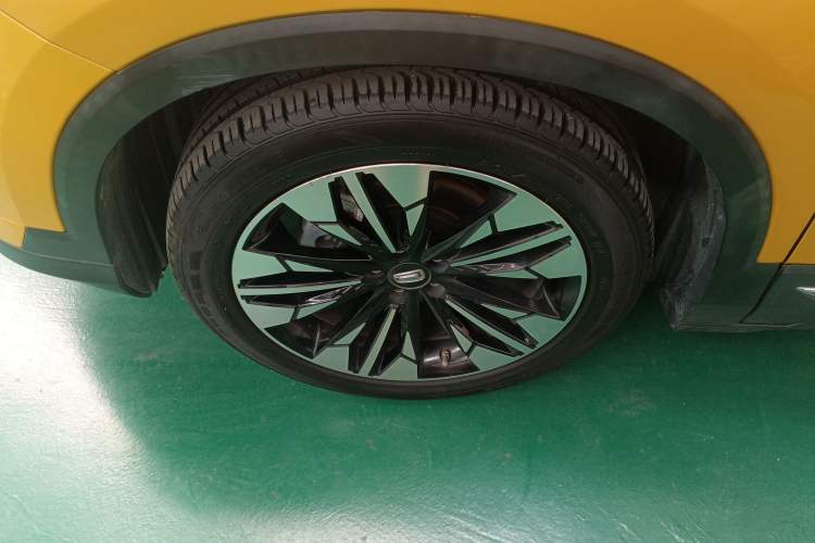 Used Bestune T77 2019 230 TID Automatic Luxury Version China VI Emission Standard Left Front Wheel Hub