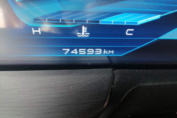 Used Bestune T77 2019 230 TID Automatic Prestige Version China V Odometer Close Up