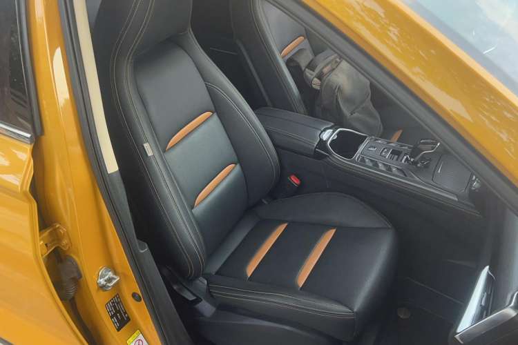 Used Bestune T77 2019 230 TID Automatic Prestige Version China V Right Front Seat