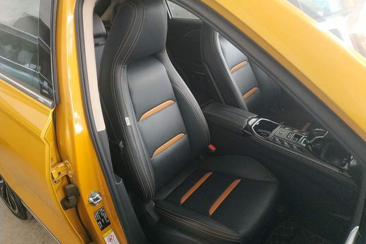 Used Bestune T77 2019 230 TID Automatic Prestige Version China VI Right Front Seat