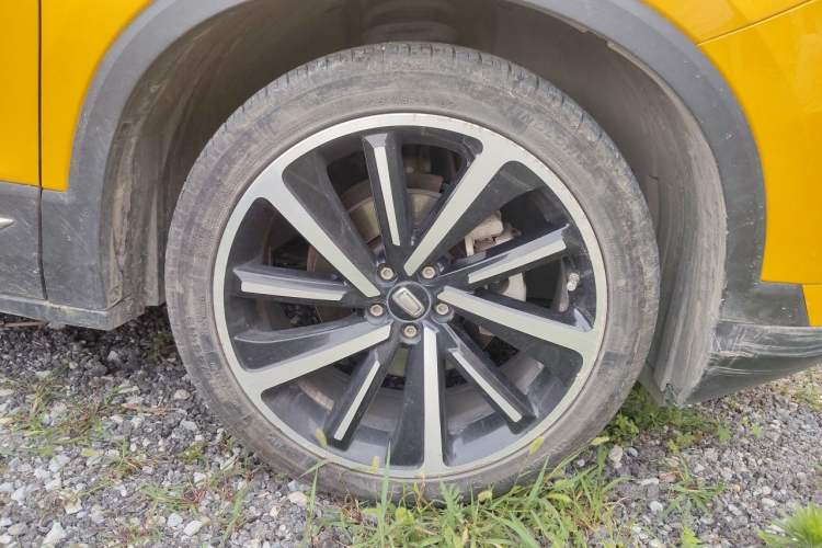 Used Bestune T77 2019 230 TID Automatic Luxury Version National V Right Front Wheel Hub