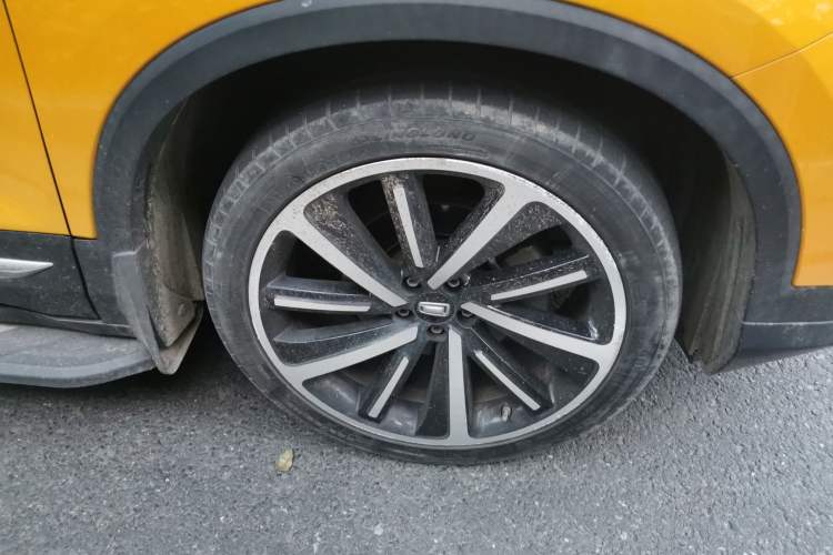 Used Bestune T77 2019 230 TID Automatic Luxury Version National V Right Front Wheel Hub