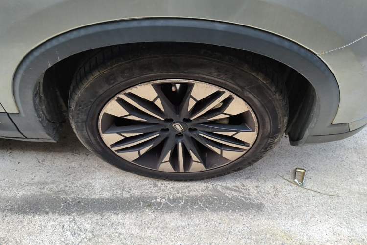 Used Bestune T77 2019 Facelift 230 TID Automatic Luxury Version China V Emission Standard Right Front Wheel Hub