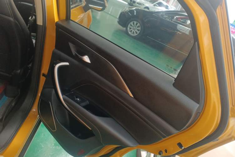 Used Bestune T77 2019 230 TID Automatic Luxury Version China VI Emission Standard Right Rear Door Interior