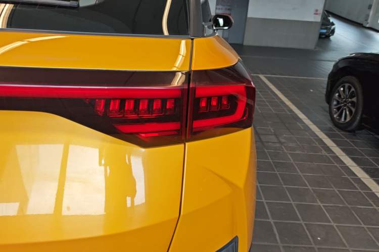 Used Bestune T77 2019 230 TID Automatic Luxury Version China VI Emission Standard Right Rear Taillight