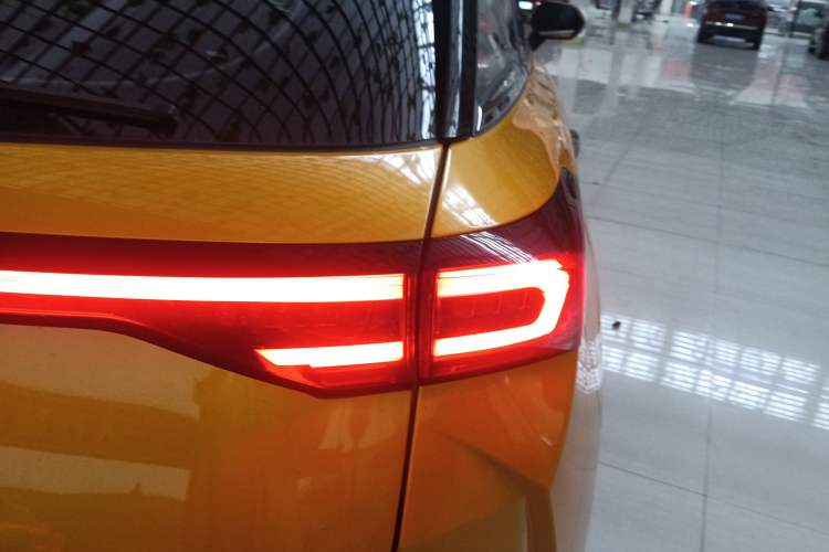 Used Bestune T77 2019 230 TID Automatic Prestige Version China VI Emission Standard Right Rear Taillight