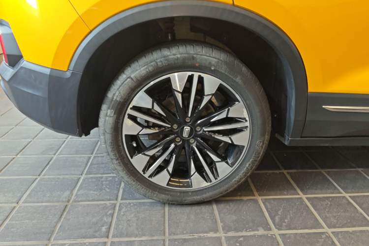 Used Bestune T77 2019 230 TID Automatic Luxury Version China VI Emission Standard Right Rear Wheel Hub