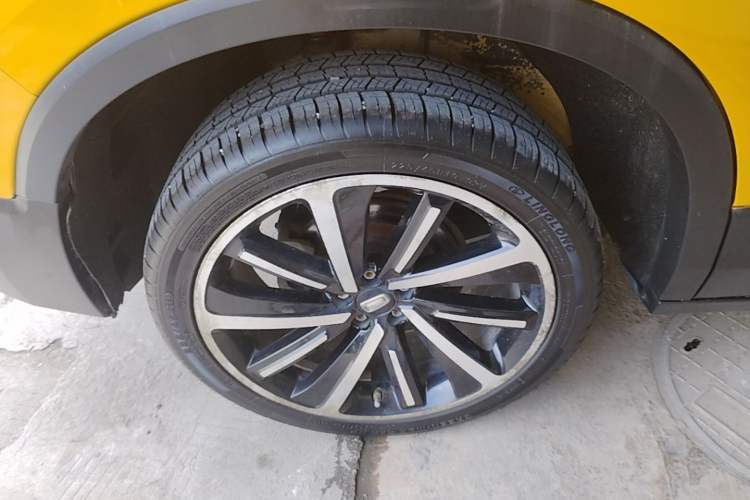 Used Bestune T77 2019 230 TID Automatic Luxury Version National V Right Rear Wheel Hub