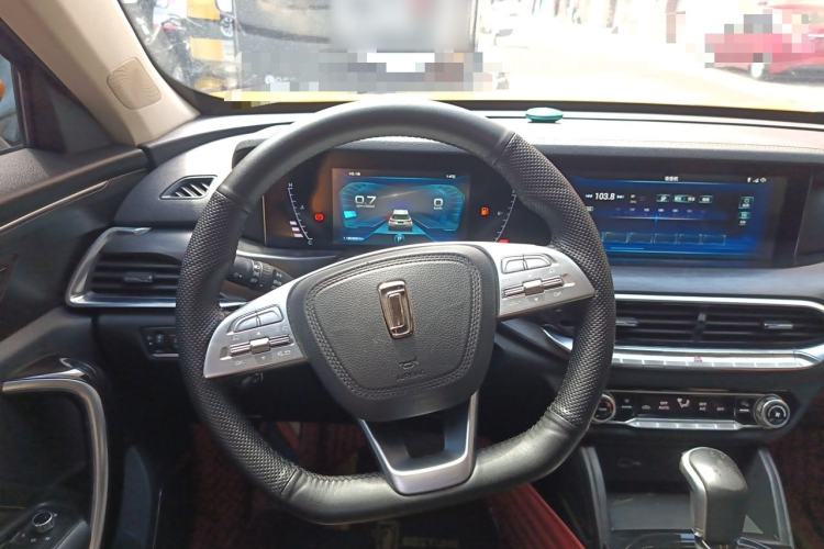 Used Bestune T77 2019 Facelift 230 TID Automatic Luxury Version China V Emission Standard Steering Wheel