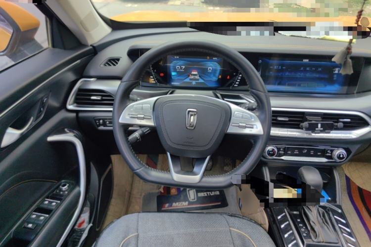 Used Bestune T77 2019 230 TID Automatic Luxury Version National V Steering Wheel