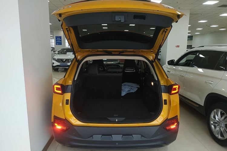 Used Bestune T77 2019 230 TID Automatic Prestige Version China V Emission Standard Trunk