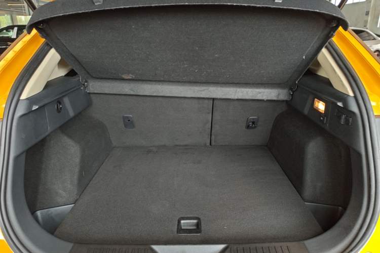 Used Bestune T77 2019 230 TID Automatic Luxury Version China VI Emission Standard Trunk