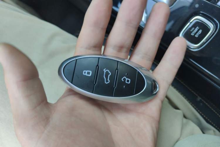 Used Bestune T77 2019 230 TID Automatic Luxury Version China VI Emission Standard Vehicle Key
