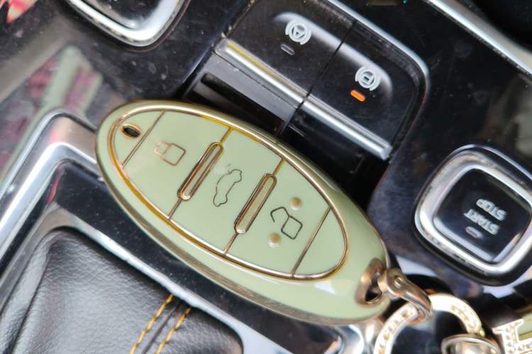 Used Bestune T77 2019 230 TID Automatic Luxury Version China VI Emission Standard Vehicle Key