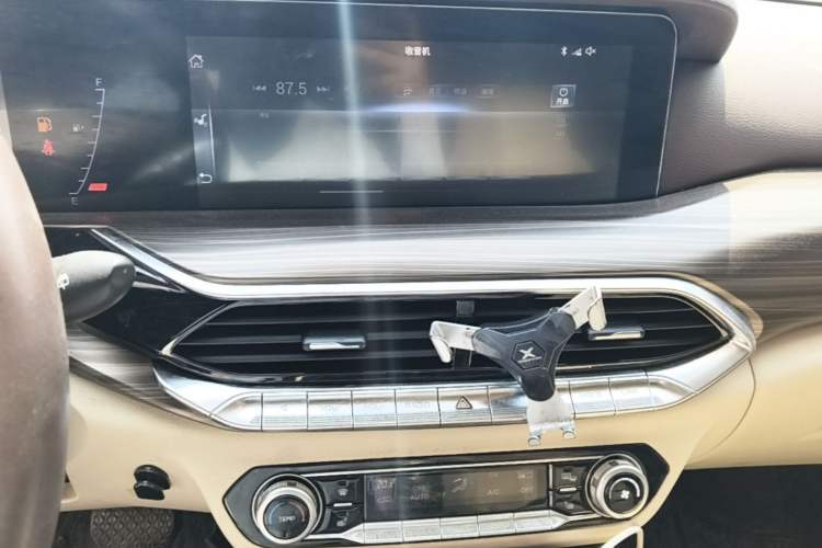 Used Bestune T77 2020 PRO 280 TID Automatic Luxury Model Audio And AC Panel