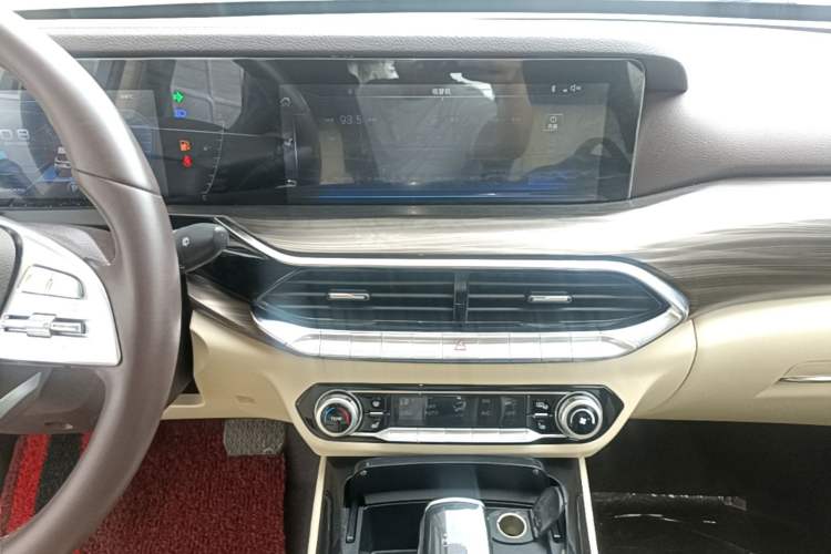 Used Bestune T77 2020 PRO 280 TID Automatic Luxury Model Audio And AC Panel