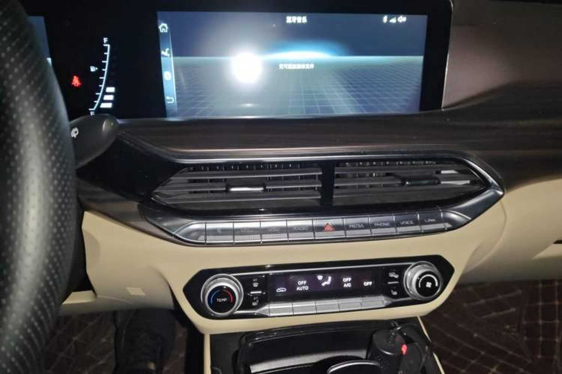 Used Bestune T77 2020 PRO 280 TID Automatic Luxury Model Audio And AC Panel