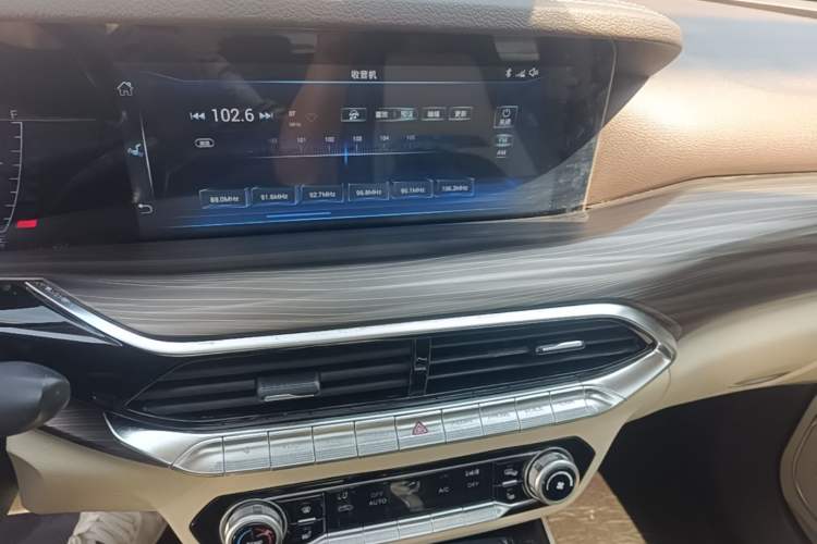 Used Bestune T77 2020 PRO 280 TID Automatic Luxury Model Audio And AC Panel