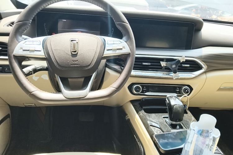 Used Bestune T77 2020 PRO 280 TID Automatic Luxury Model Center Console