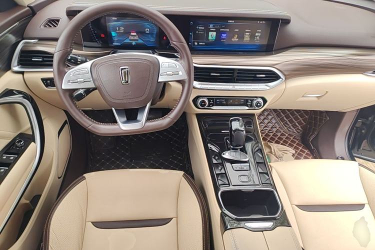 Used Bestune T77 2020 PRO 280 TID Automatic Luxury Model Center Console