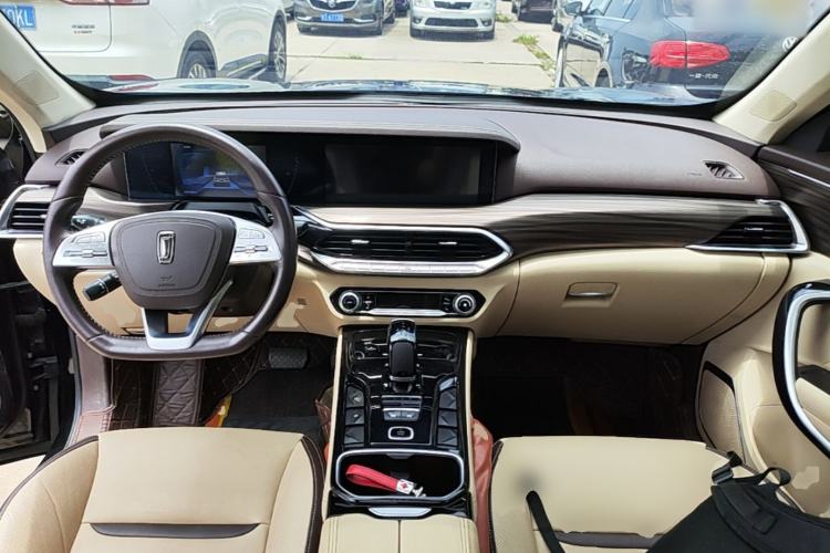 Used Bestune T77 2020 PRO 280 TID Automatic Luxury Model Center Console