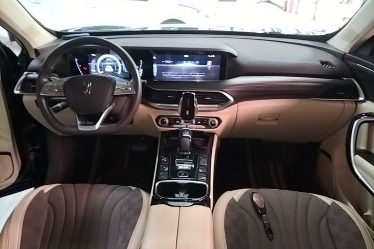 Used Bestune T77 2020 PRO 280 TID Automatic Luxury Model Center Console