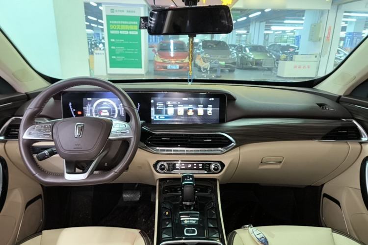 Used Bestune T77 2020 PRO 280 TID Automatic Luxury Model Center Console