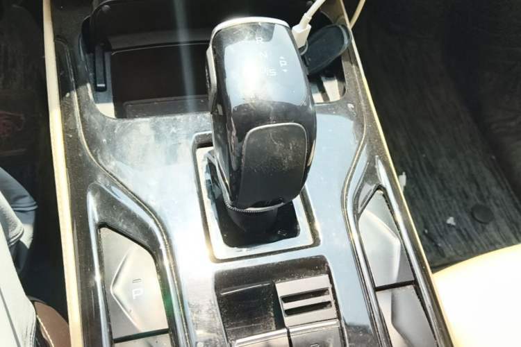 Used Bestune T77 2020 PRO 280 TID Automatic Luxury Model Gear Lever