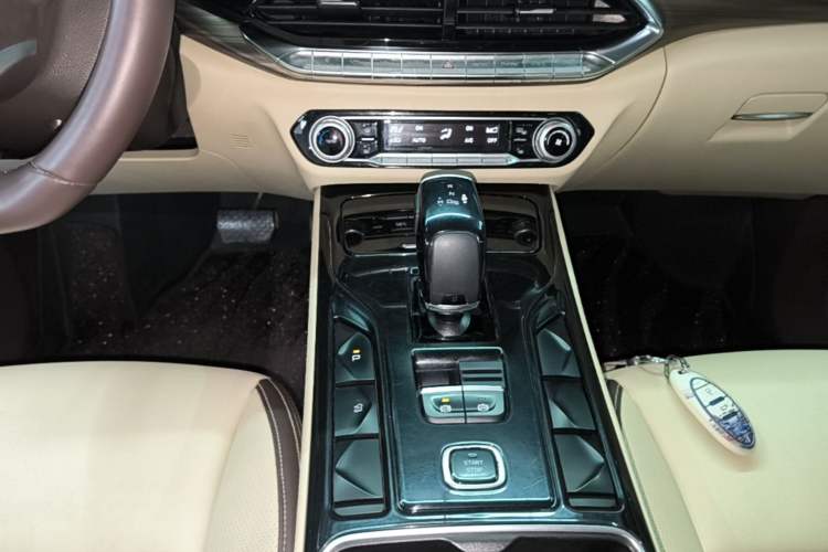 Used Bestune T77 2020 PRO 280 TID Automatic Luxury Model Gear Lever