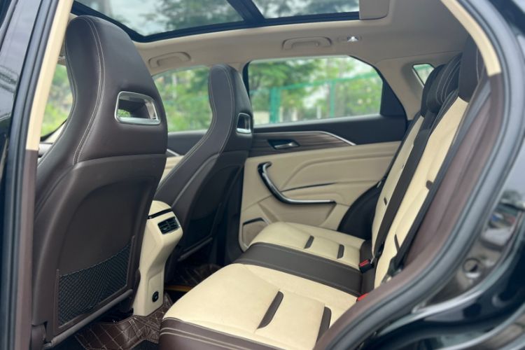 Used Bestune T77 2020 PRO 280 TID Automatic Luxury Model Interior 4