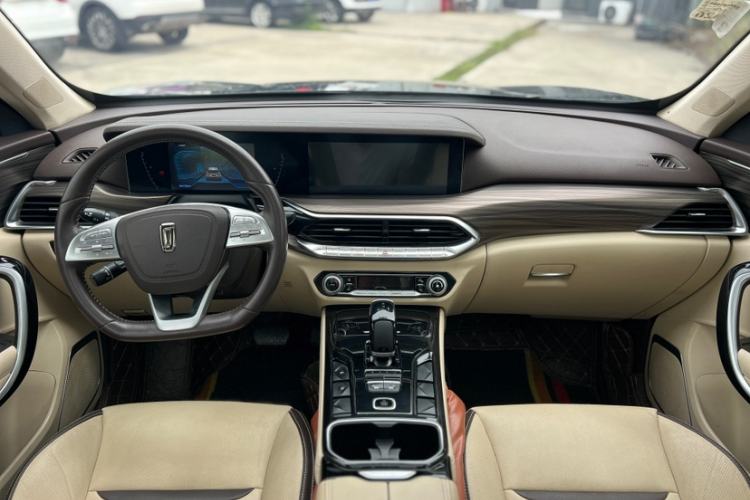 Used Bestune T77 2020 PRO 280 TID Automatic Luxury Model Interior 5
