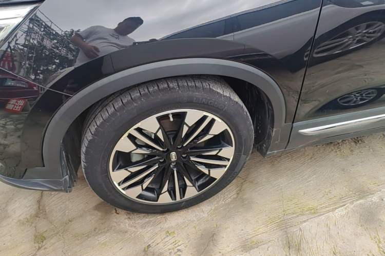 Used Bestune T77 2020 PRO 280 TID Automatic Luxury Model Left Front Wheel Hub